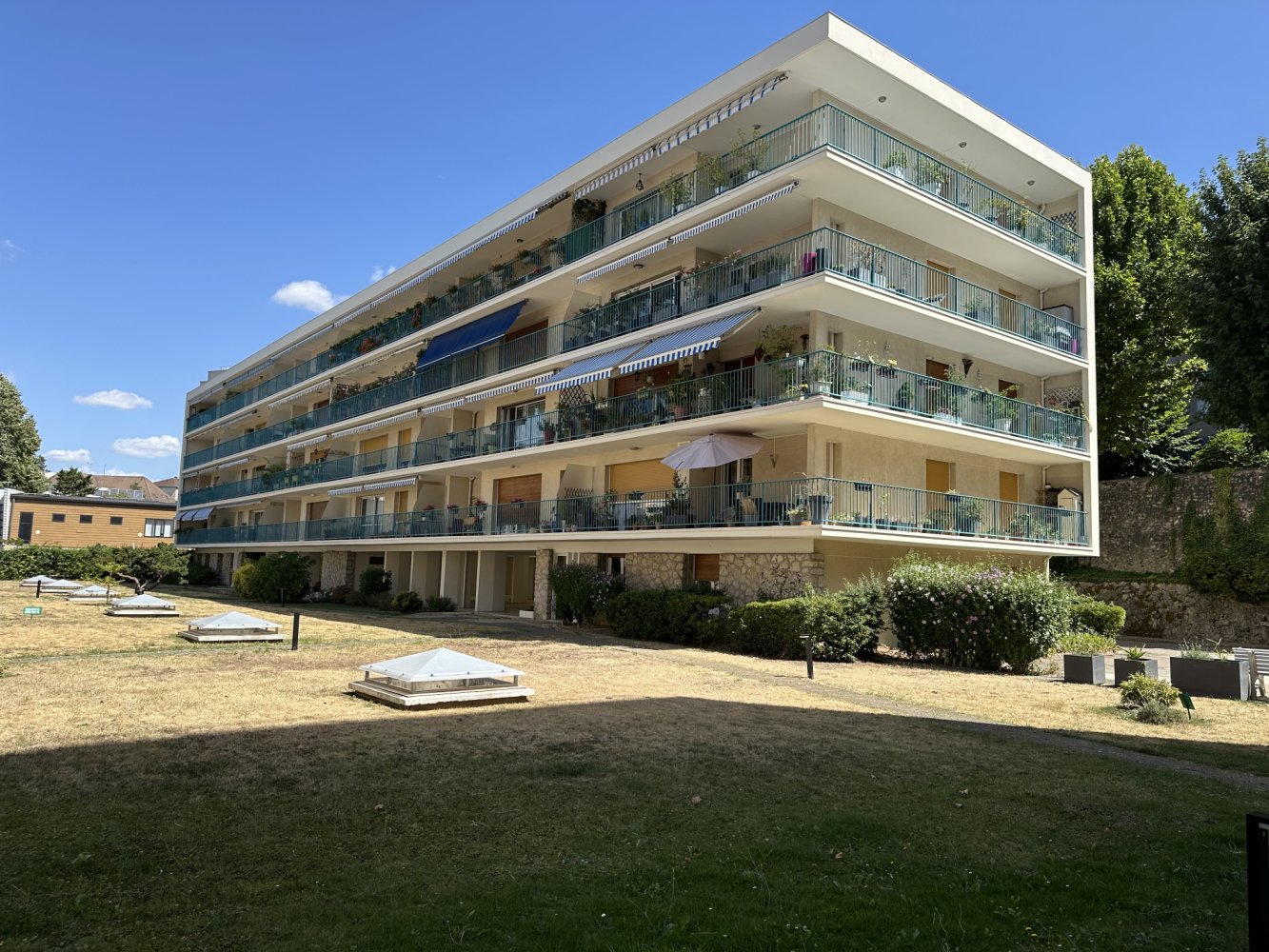 4 bedrooms Apartment in Melun, France No. 283052