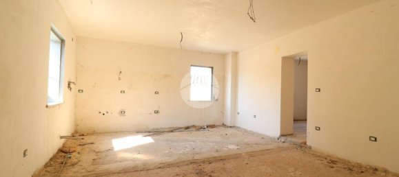 5 bedrooms House in Pianella, Italy No. 371374 13