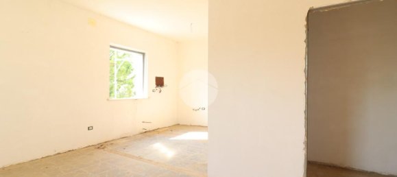 5 bedrooms House in Pianella, Italy No. 371374 22