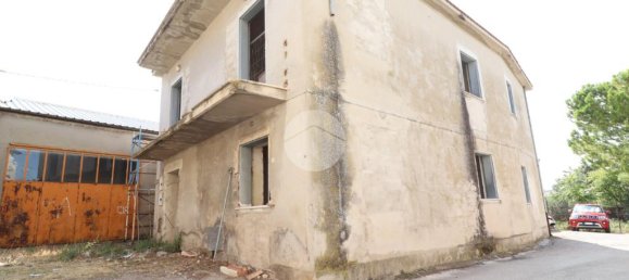 5 bedrooms House in Pianella, Italy No. 371374 7