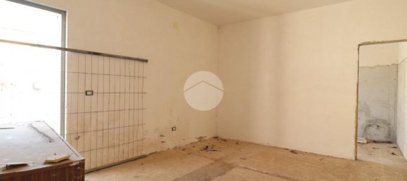 5 bedrooms House in Pianella, Italy No. 371374 2