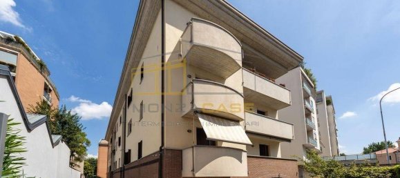 2 bedrooms Apartment in Monza, Italy No. 332229 4