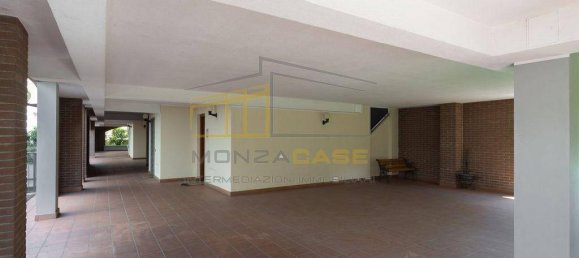 2 bedrooms Apartment in Monza, Italy No. 332229 3