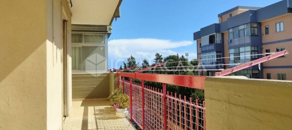 Apartamento de 4 divisões em Bari, Italy N.º 27269 2