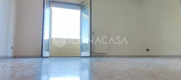 Apartamento de 4 divisões em Bari, Italy N.º 27269 22