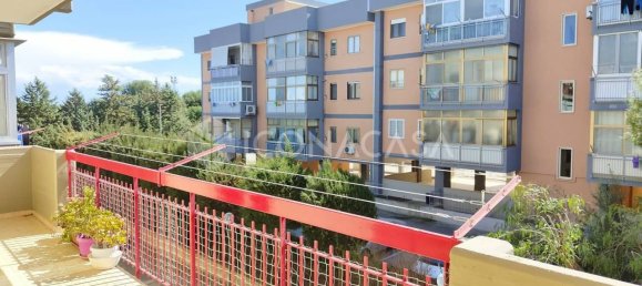 Apartamento de 4 divisões em Bari, Italy N.º 27269 3