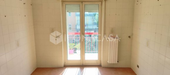 Apartamento de 4 divisões em Bari, Italy N.º 27269 6