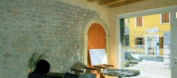 Propiedad comercial de 2 habitaciónes en Verona, Italy No. 272997 9