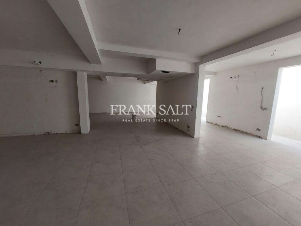  محل تجاري في Msida, Malta 140متر مربع رقم 11970