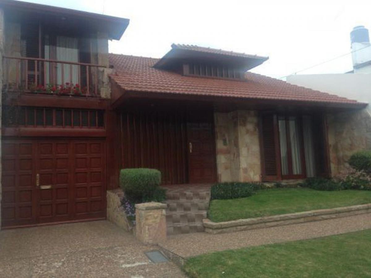 3 bedrooms House in Buenos Aires, Argentina No. 54081