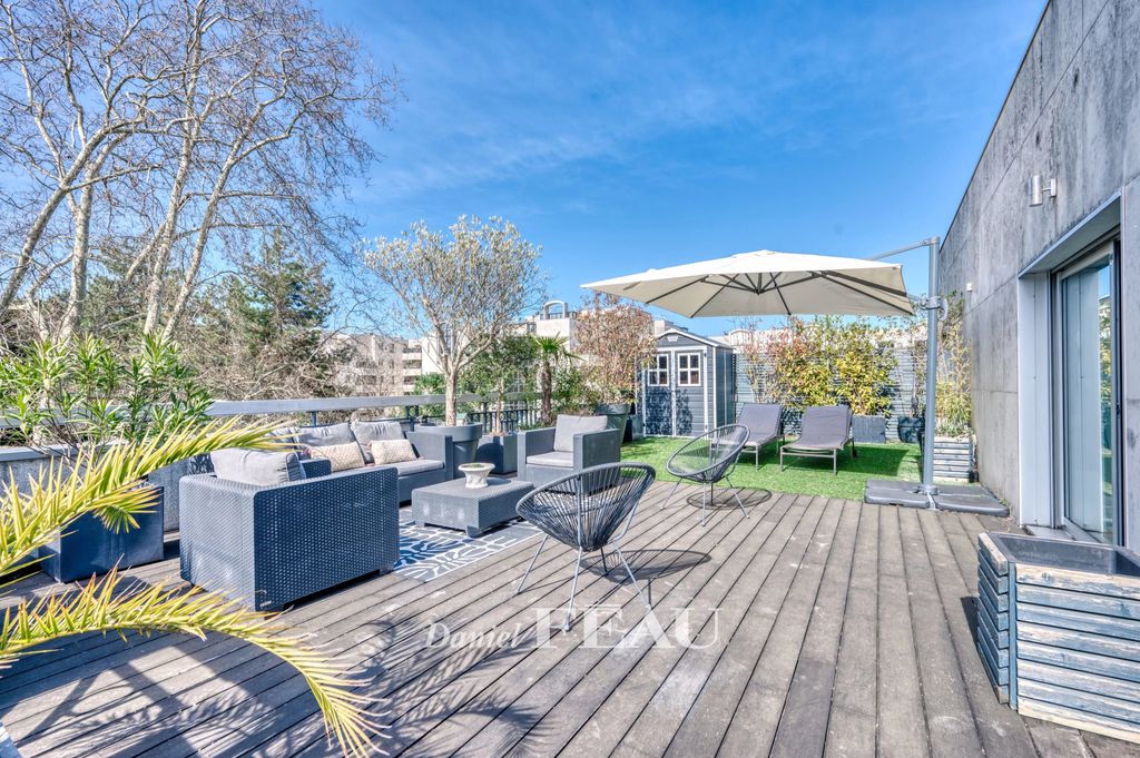 4 غرف نوم شقة في Suresnes, France رقم 123578