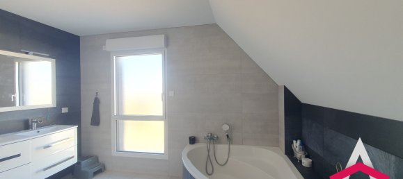 Casa de 4 dormitorios en Wittenheim, France No. 238625 12