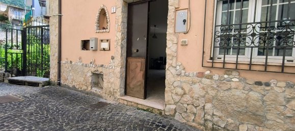 4 rooms House in Giffoni Valle Piana, Italy No. 294543 3
