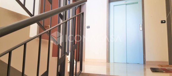 Квартира с 2 комнатами в Монтесильвано, Италия № 27651 11