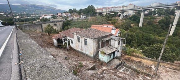 Дом с 3 спальнями в Вила Реал, Португалия № 184326 2