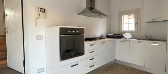 Пентхаус с 4 комнатами в Виченца, Италия № 233035 2