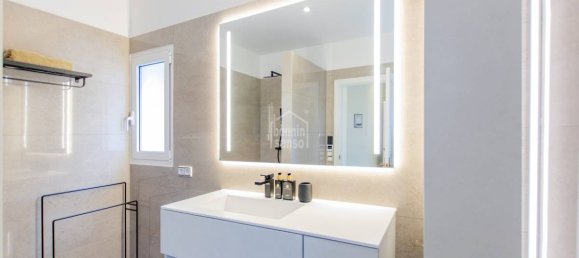 4 bedrooms Villa in Mahon, Spain No. 10534 9