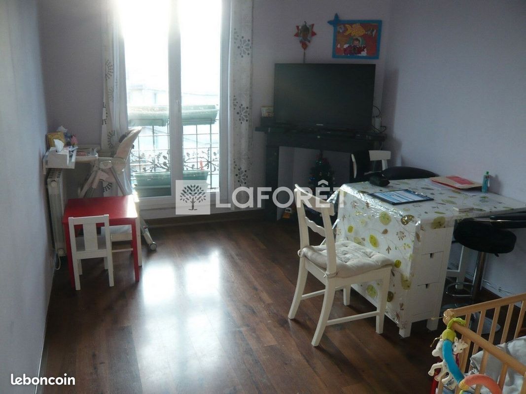 Apartamento de 2 dormitorios en Cachan, France No. 188950