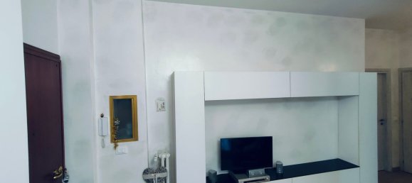 3 rooms Apartment in Turin, Italy No. 256220 4