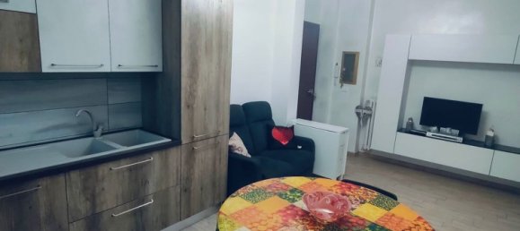 3 rooms Apartment in Turin, Italy No. 256220 2