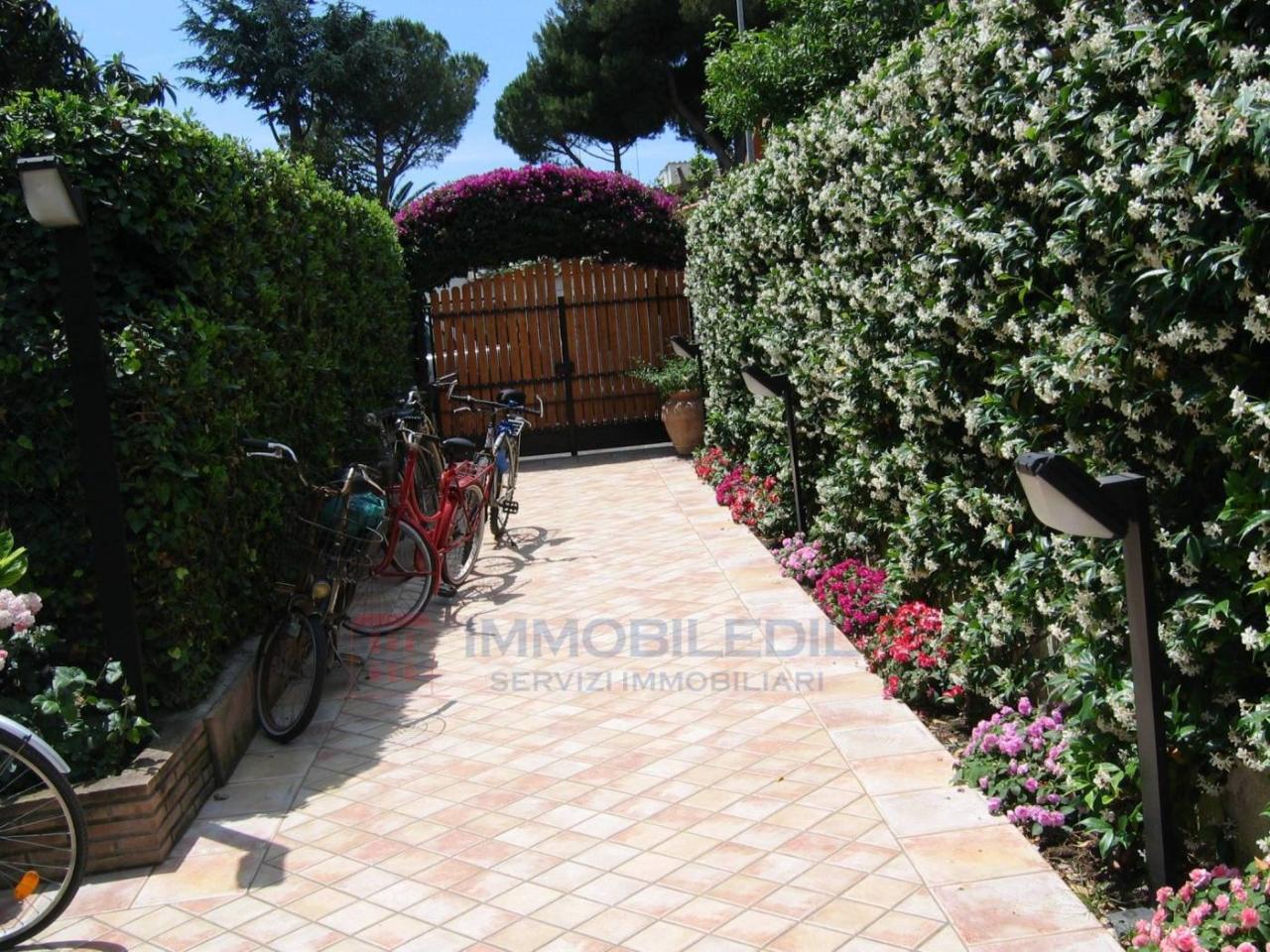 5 rooms Villa in Santa Marinella, Italy No. 39846