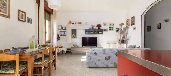 2 bedrooms Apartment in Poggibonsi, Italy No. 49682 3