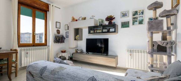 2 bedrooms Apartment in Poggibonsi, Italy No. 49682 2