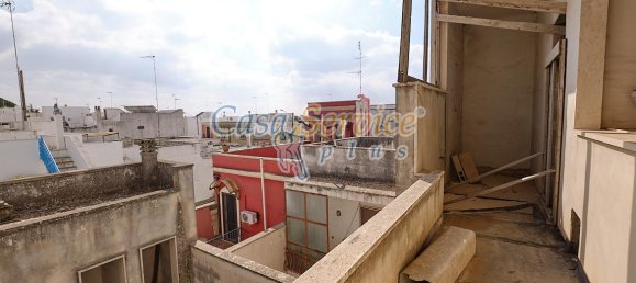 Квартира с 5 комнатами в Sannicola, Италия № 230781 39