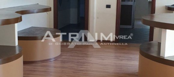 410m² Commercial property in Ivrea, Italy No. 146982 5