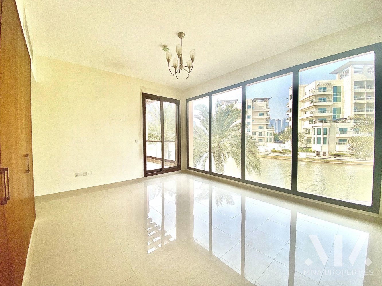 Таунхаус с 4 спальнями в Jumeirah Islands, ОАЭ № 16146