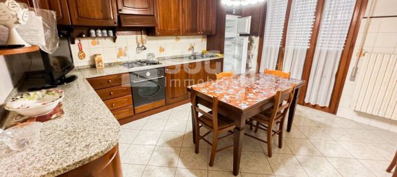 4 bedrooms Apartment in San Giovanni Valdarno, Italy No. 311562 2