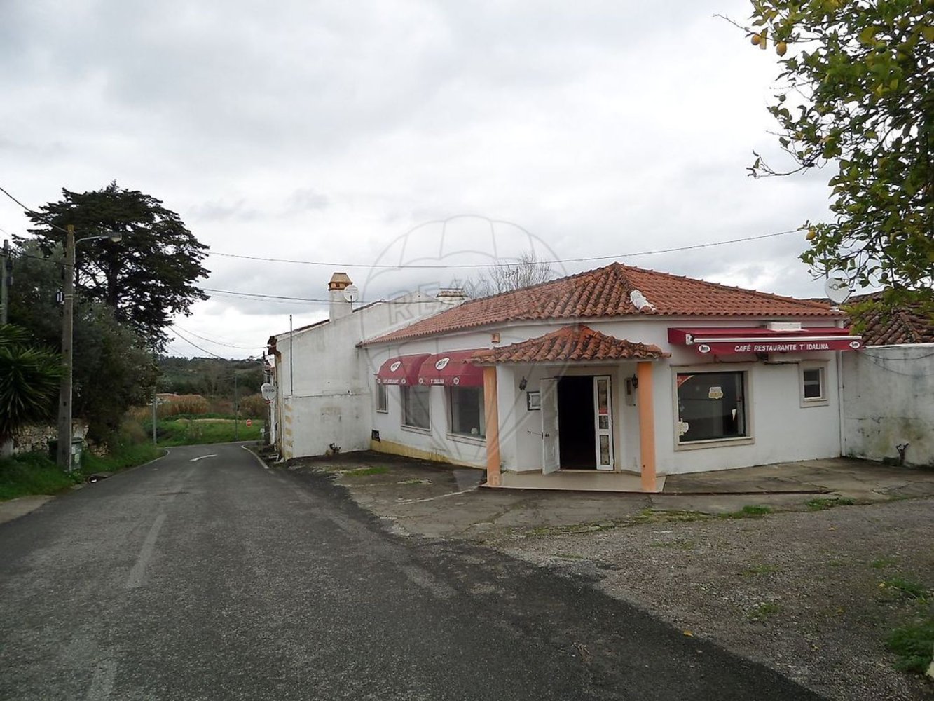 350m² Warehouse in Torres Novas, Portugal No. 353851