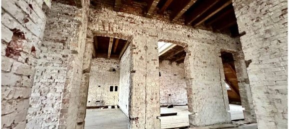 12 rooms Townhouse in Eimsbuttel, Germany No. 18439 17