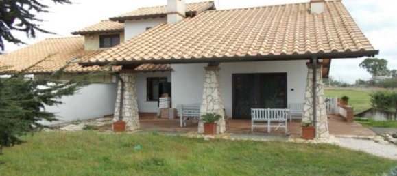 4 rooms Villa in Pomezia, Italy No. 300720 3