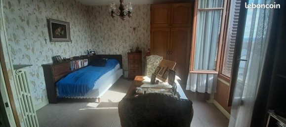 4 bedrooms House in Montlucon, France No. 285137 3