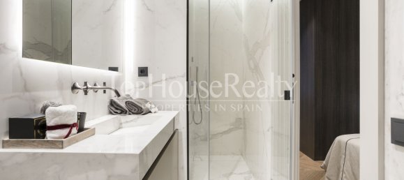 2 Schlafzimmer Wohnung in Ciutat Vella, Spain, Nr. 103348 19