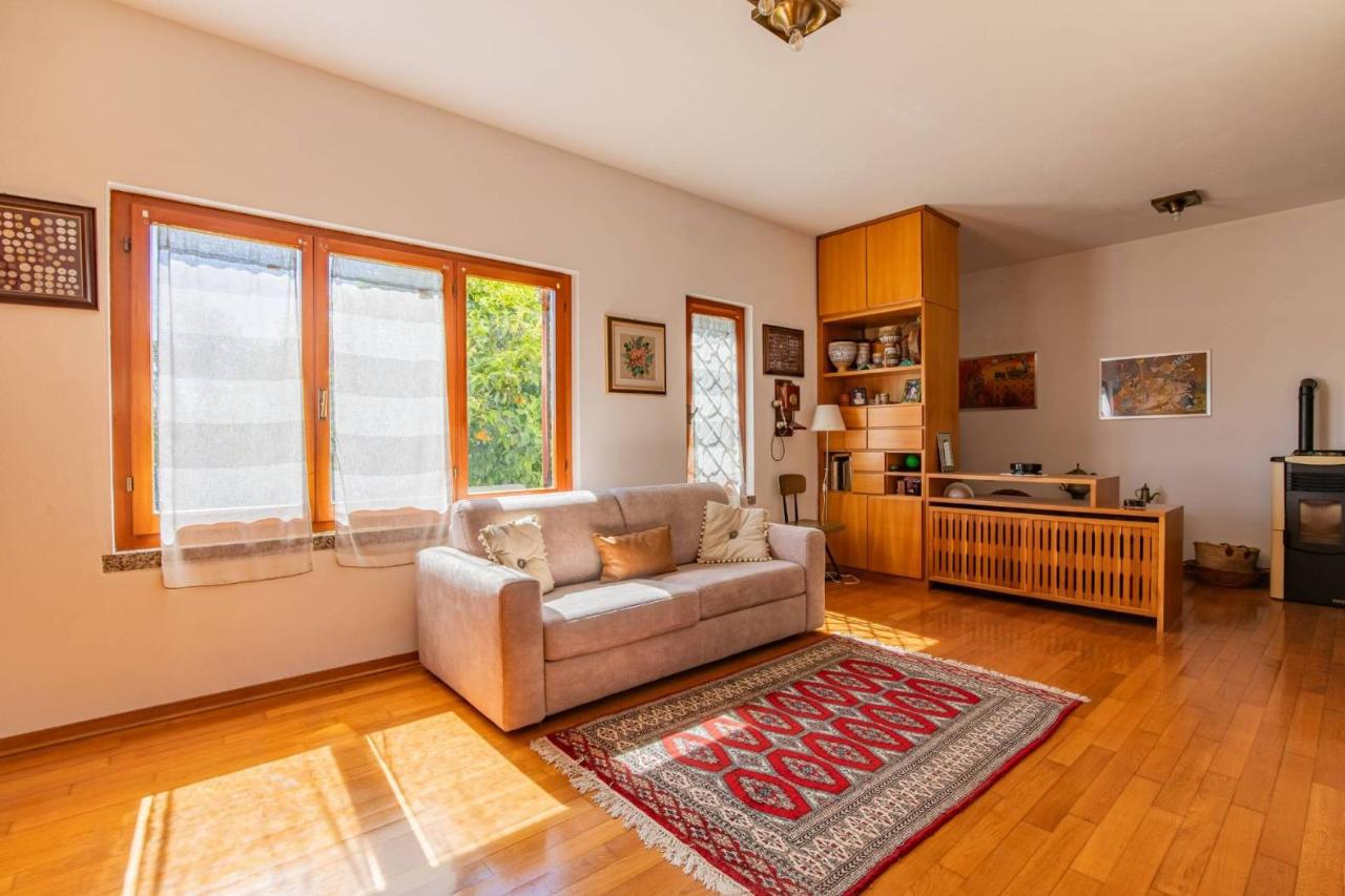 7 rooms Villa in Seravezza, Italy No. 146628