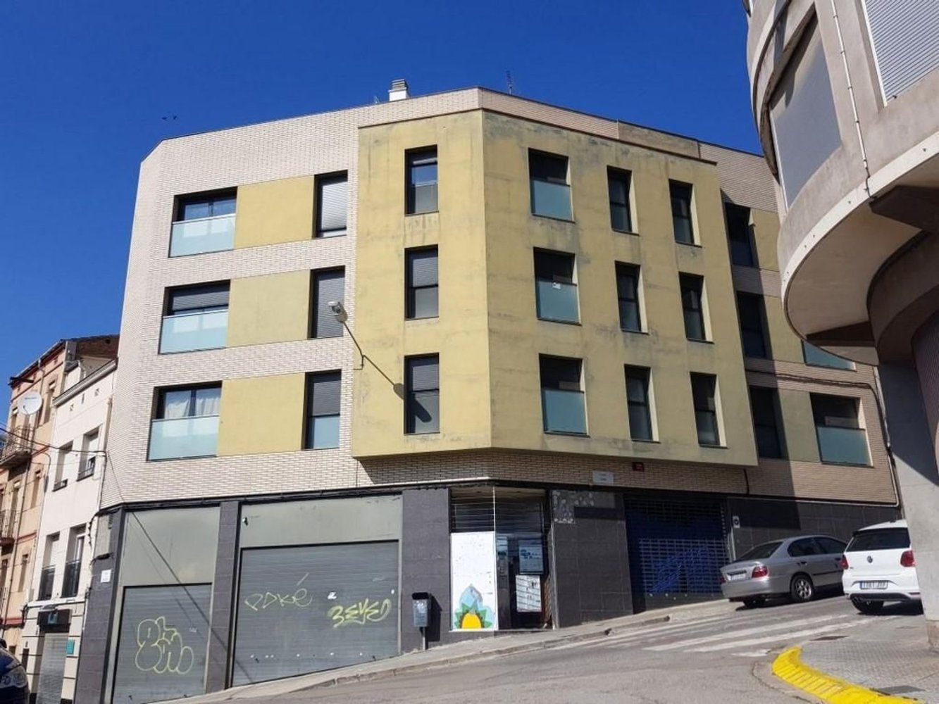  بناية في Barcelona, Spain 61متر مربع رقم 200479