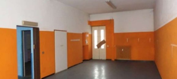 180m² Commercial property in Novara, Italy No. 49839 16