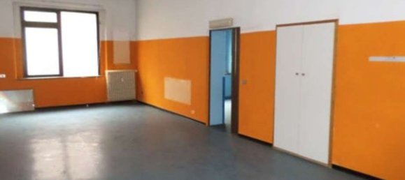 180m² Commercial property in Novara, Italy No. 49839 18
