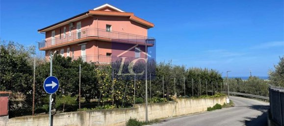 Apartamento de 4 habitaciónes en Altavilla Milicia, Italy No. 51197 26