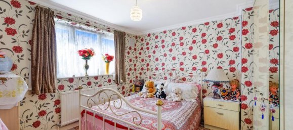 2 bedrooms Commercial property in Tadworth, United Kingdom No. 9705 7