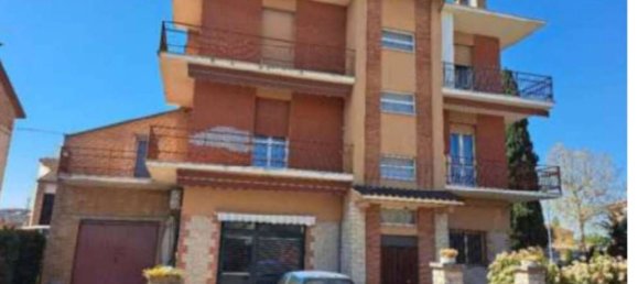 3 bedrooms Apartment in Marsciano, Italy No. 340810 3