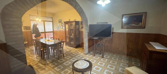 3 bedrooms Villa in Castelnuovo Rangone, Italy No. 18591 3