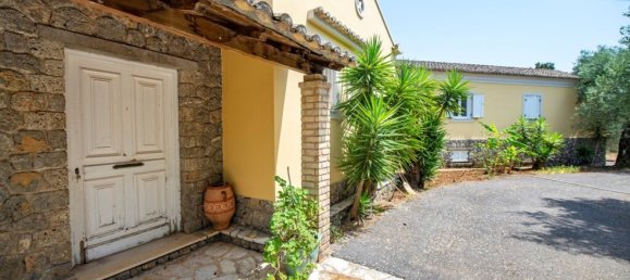 5 chambres villa à vendre à Corfu, Central Corfu and Diapontian Islands, Corfu, Ionian Islands, Peloponnese, Western Greece and the Ionian, Greece № 1490 3