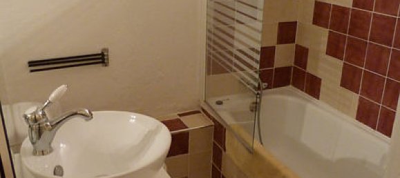 Propiedad comercial de 7 dormitorios en Vagnas, France No. 1862 8