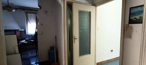 3 bedrooms House in Camerino, Italy No. 264219 5