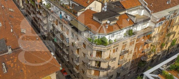 2 bedrooms Apartment in Turin, Italy No. 261408 4