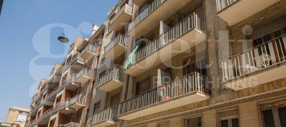 2 bedrooms Apartment in Turin, Italy No. 261408 8