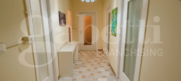 2 bedrooms Apartment in Turin, Italy No. 261408 12